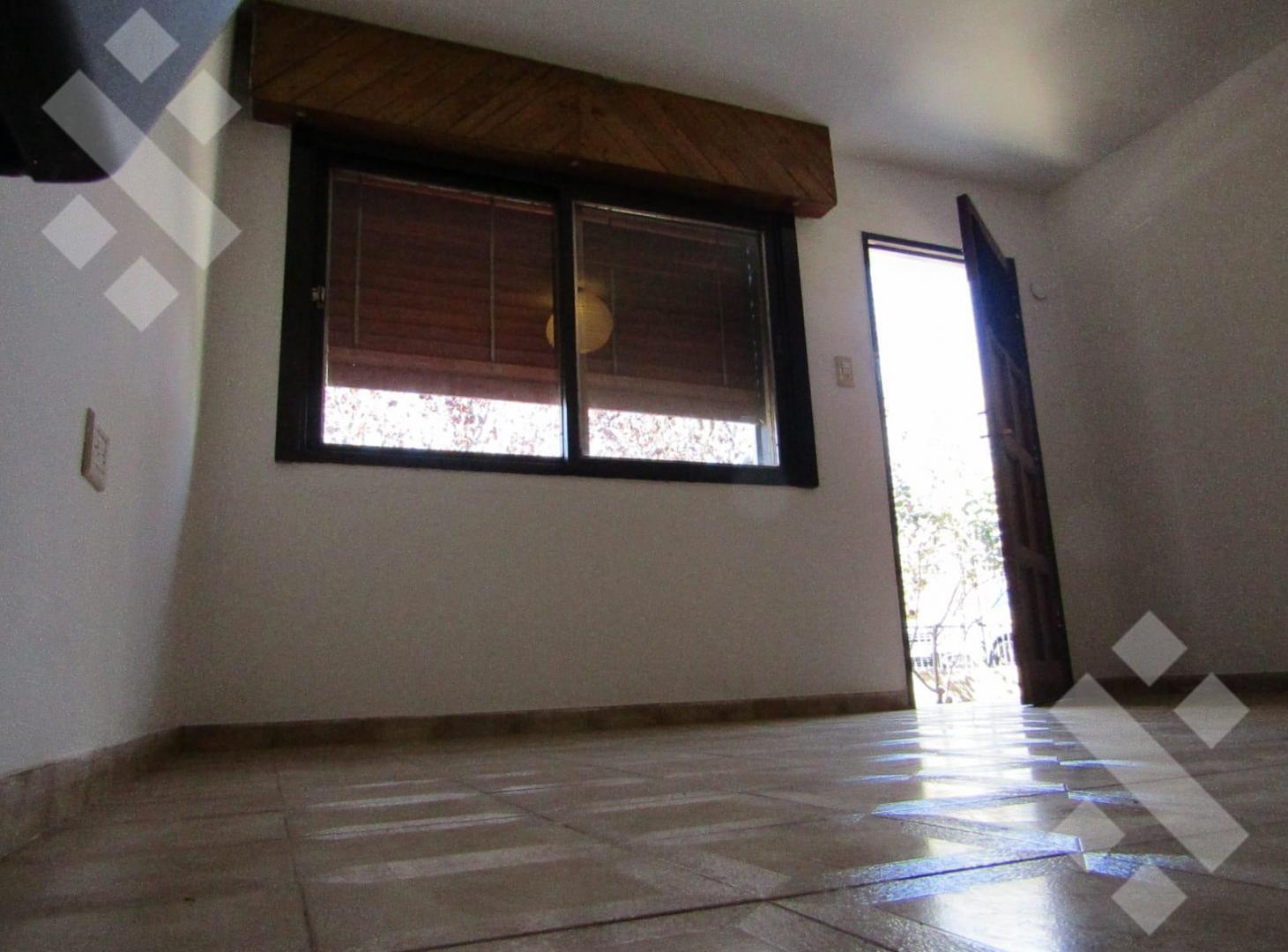 Foto de En Venta | Casa de 3 Dormitorios Departamento | Fernández Oro, imagen 3