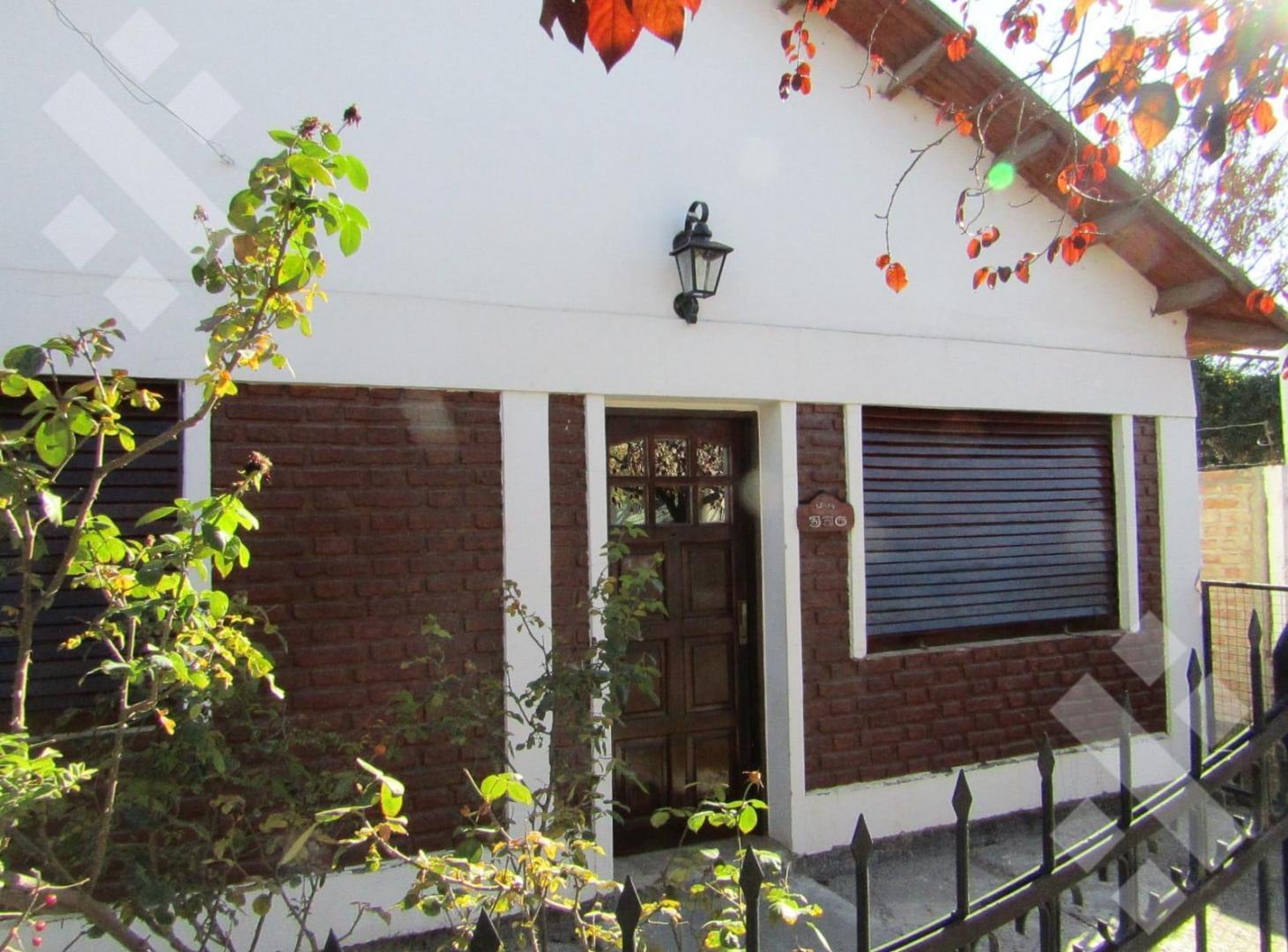 Foto de En Venta | Casa de 3 Dormitorios Departamento | Fernández Oro, imagen 2