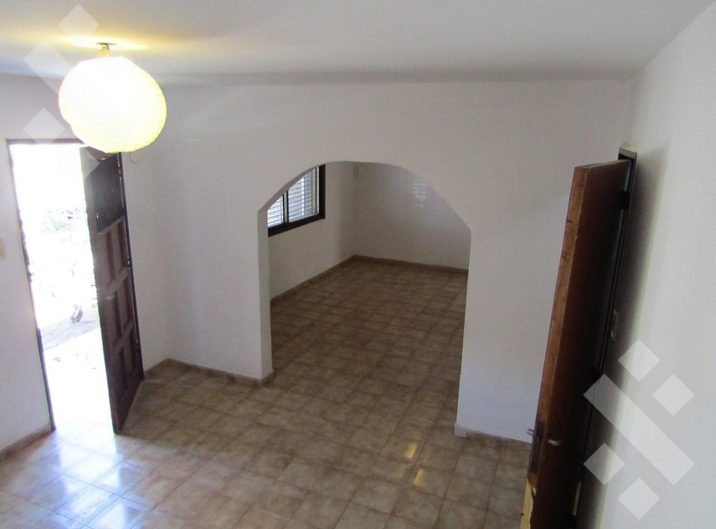 Foto de En Venta | Casa de 3 Dormitorios Departamento | Fernández Oro, imagen 1