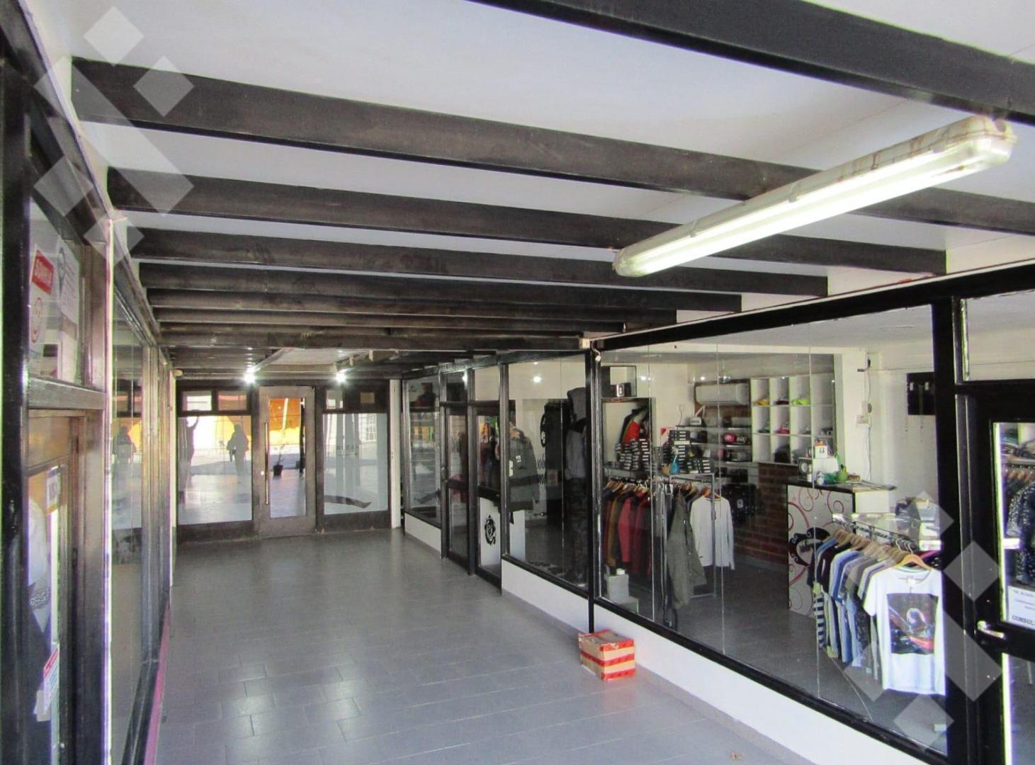 Foto de En Venta | Galeria Comercial | 6 Locales Comerciales | Fernandez Oro, imagen 1