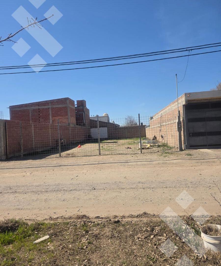 Foto de En Venta | Terreno de 360 m2 | Barrio Don Luckas | Plottier, imagen 3