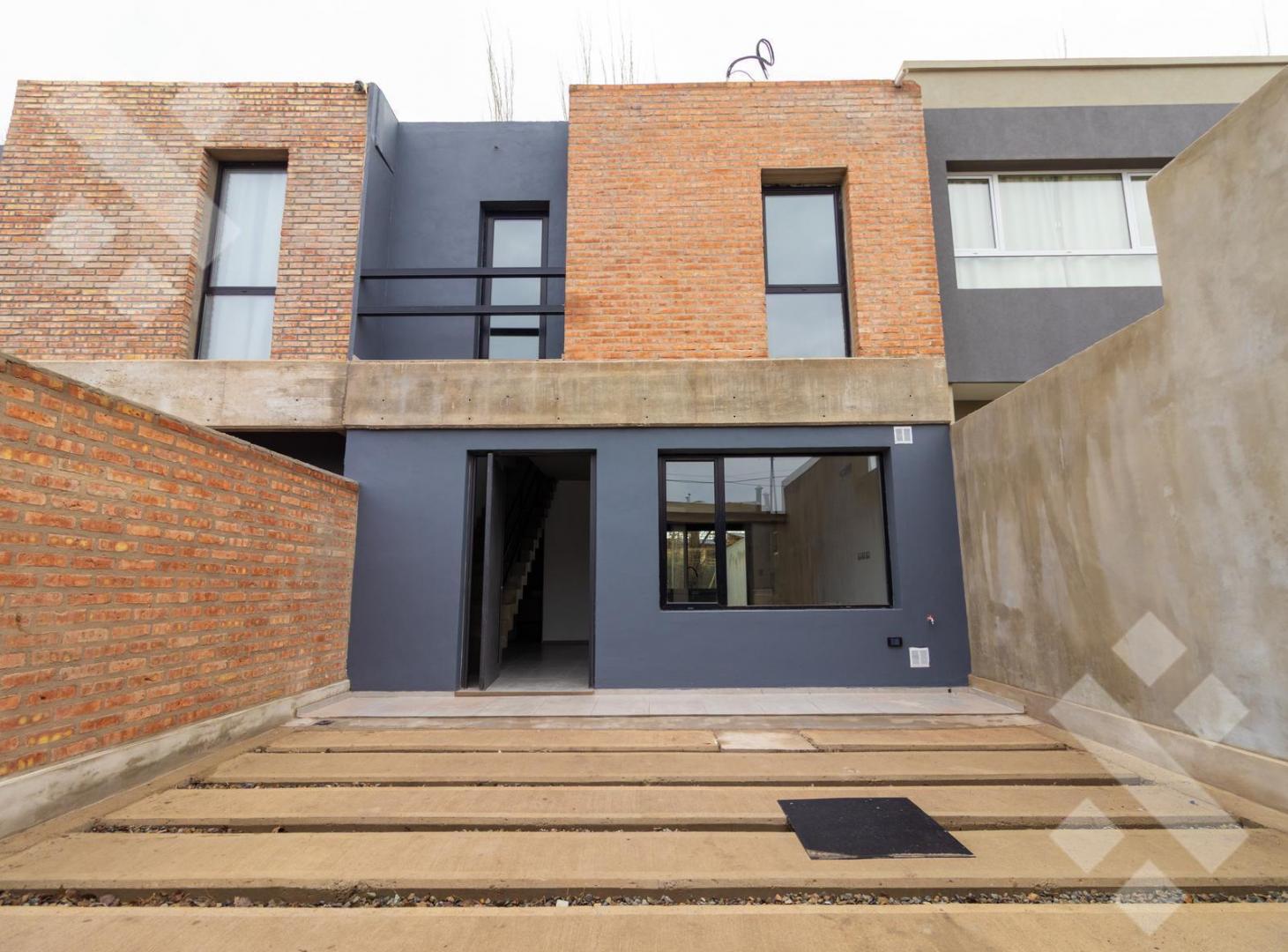 Foto de Venta de Duplex - Tierra Mansa - Centenario -, imagen 2