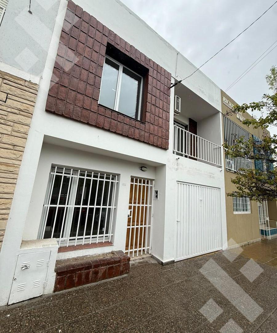Foto de Venta PH 3 Dormitorios - Centro Este, Neuquen, imagen 2