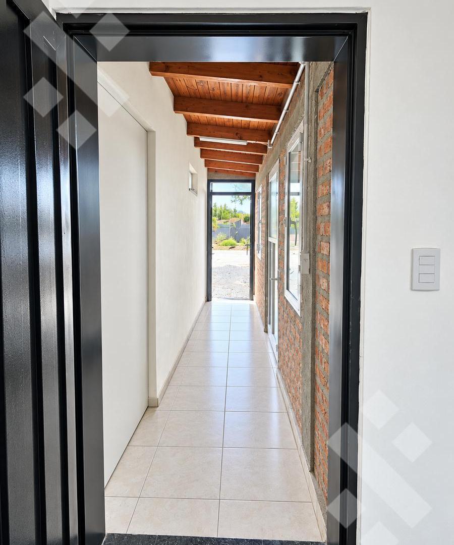 Foto de En Venta | Casa de 2 Dormitorios Galpón | Rio Diamante 275 | Plottier, imagen 3