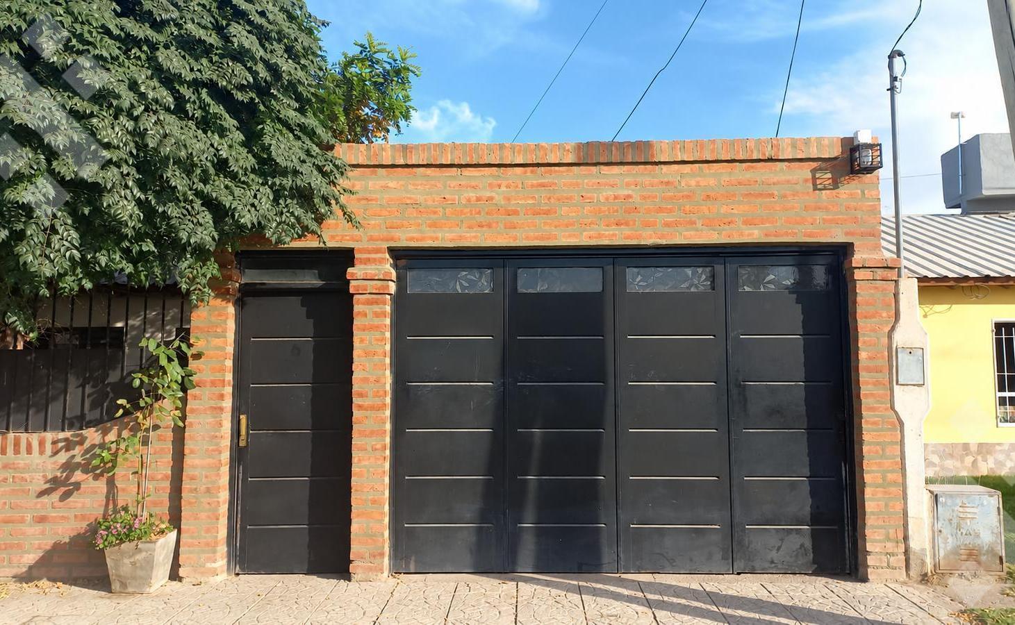 Foto de En Venta | Casa de 2 Dormitorios Galpón | Rio Diamante 275 | Plottier, imagen 2