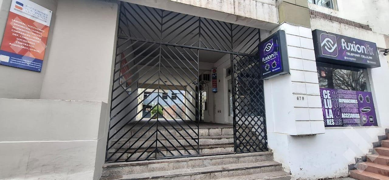 Foto de VENTA OFICINA Santa Fe al 600 pta baja. Neuquen Capital, imagen 1