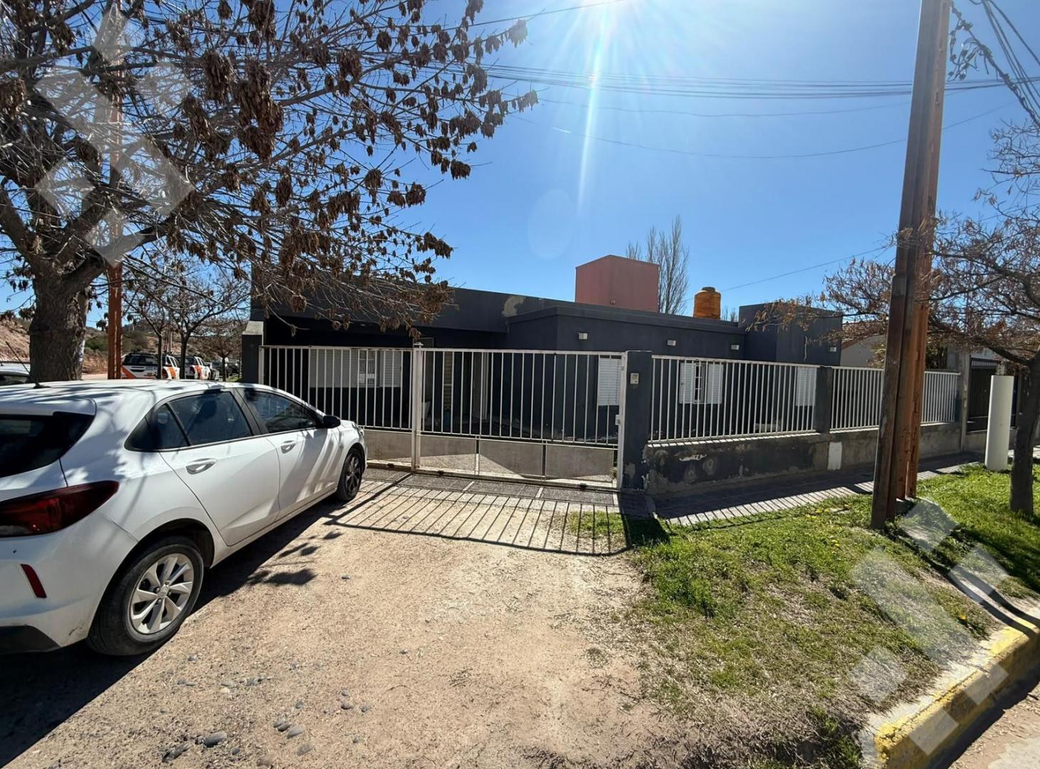 Foto de Venta Casa 3 Dormitorios - Rincón de Emilio, Neuquen, imagen 2
