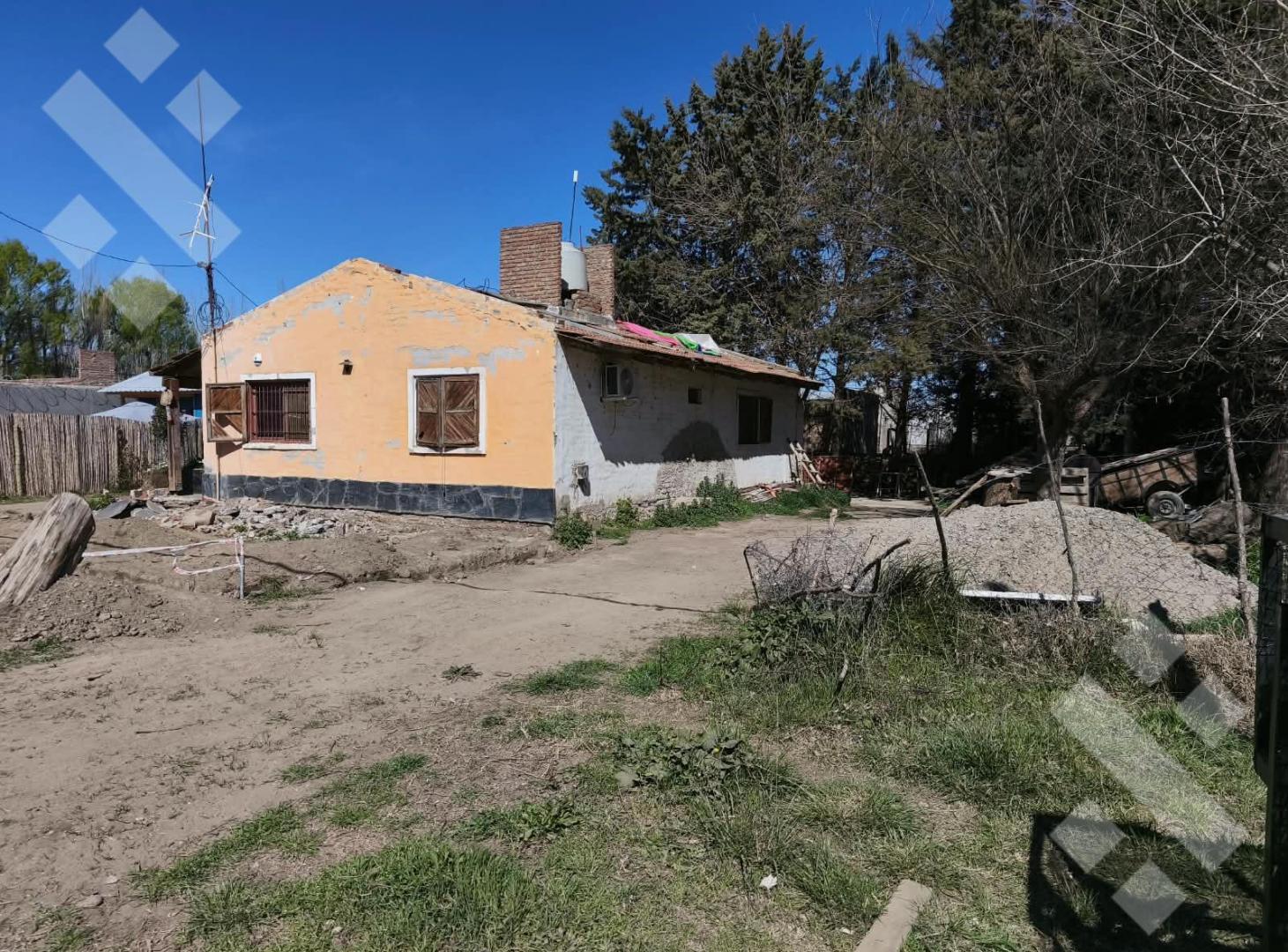 Foto de Venta de 3 lotes contiguos, con casa a reciclar, B° Don José, Nqn, imagen 1