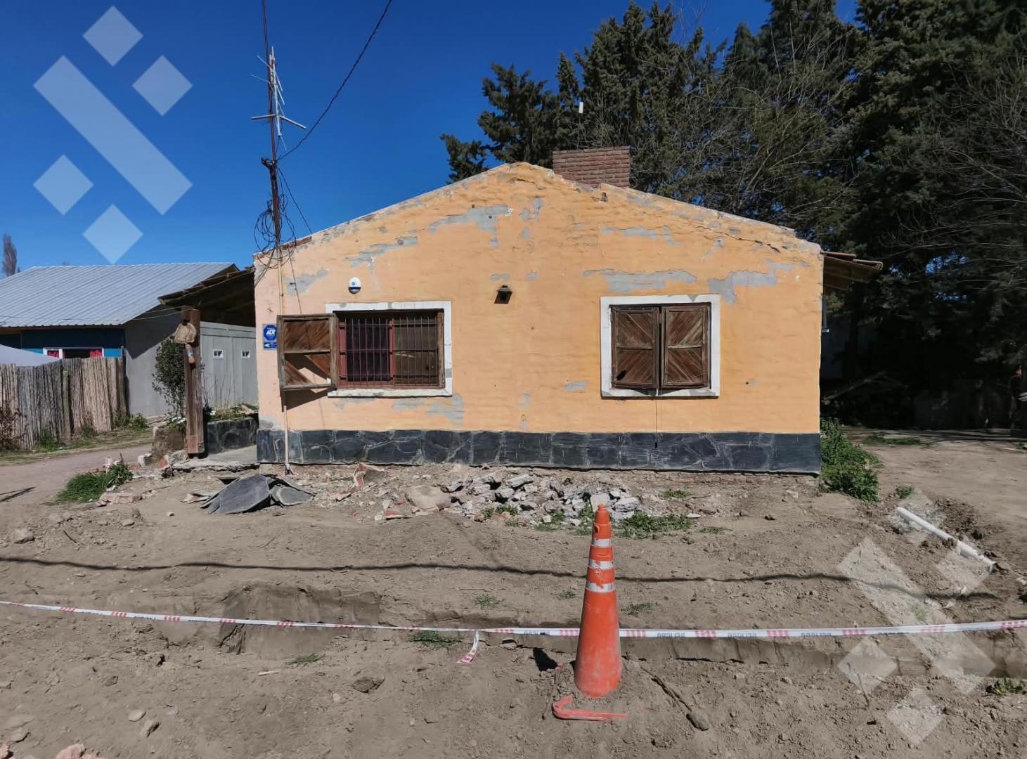 Foto de Venta de 3 lotes contiguos, con casa a reciclar, B° Don José, Nqn, imagen 2