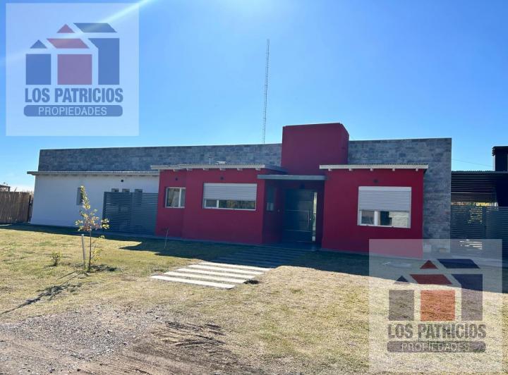 HERMOSA CASA A LA VENTA EN BARRIO CERRADO LAS LILAS (FERNANDEZ ORO) 2