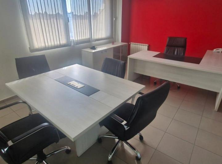 Oficina en Capital 5