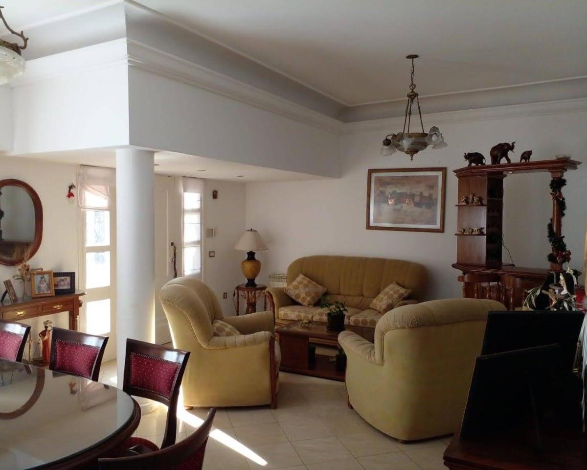 Casa Zona Guemes Reciclada a Nuevo Lote en PH de 210 m² - Cubiertos 125 m² 2