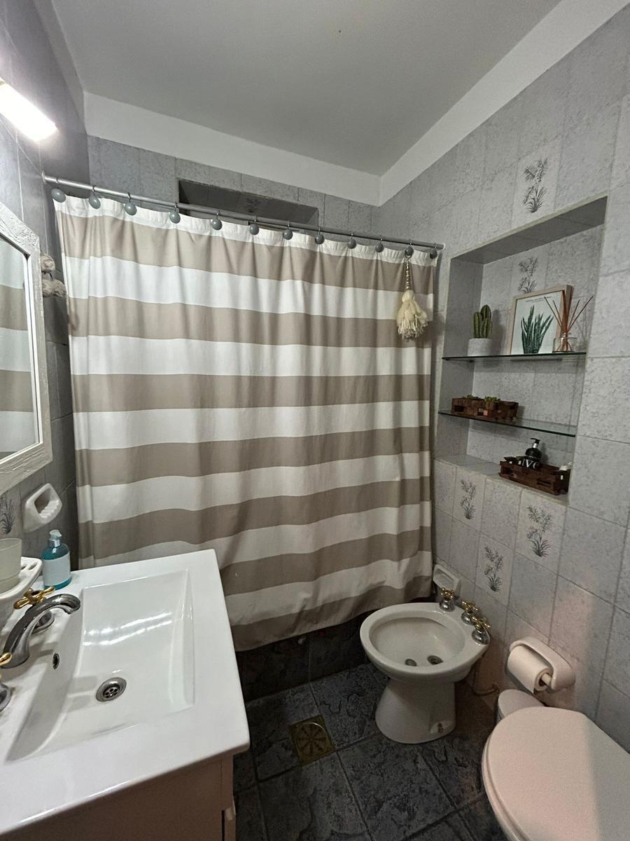 Casa en Lote Propio - Liniers 5