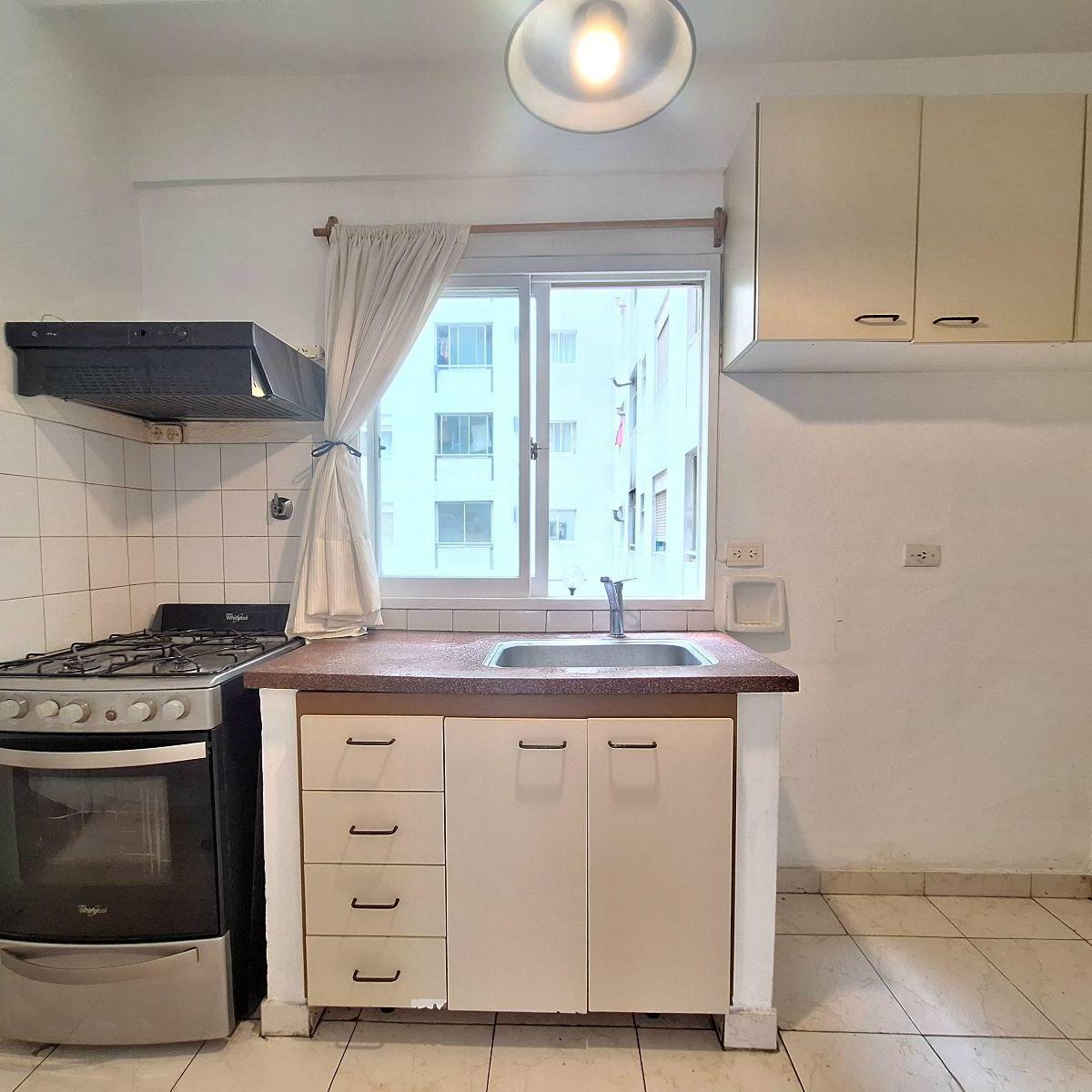 Departamento 4 Ambientes Venta // Mataderos 1