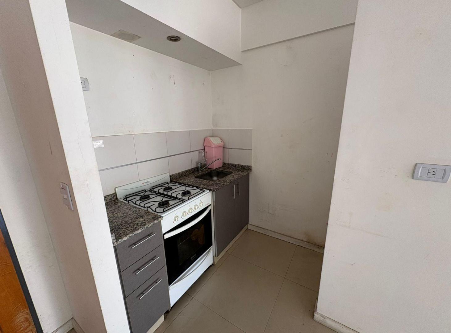 Venta! Monoambiente divisible con balcon en Liniers