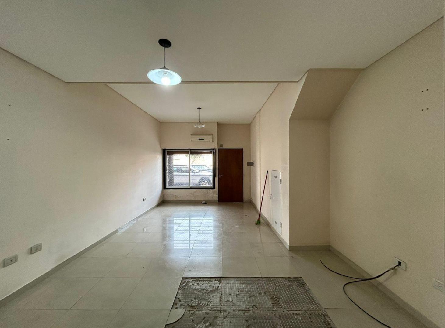 PH 2 ambientes - Planta Baja c/ patio - Liniers