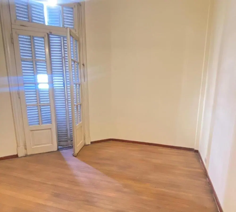 Venta dpto. 4 amb | Al frente | p/renovar | Monserrat 3