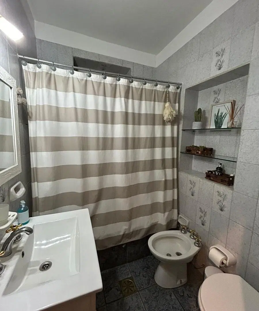 Casa en lote propio - Liniers 3