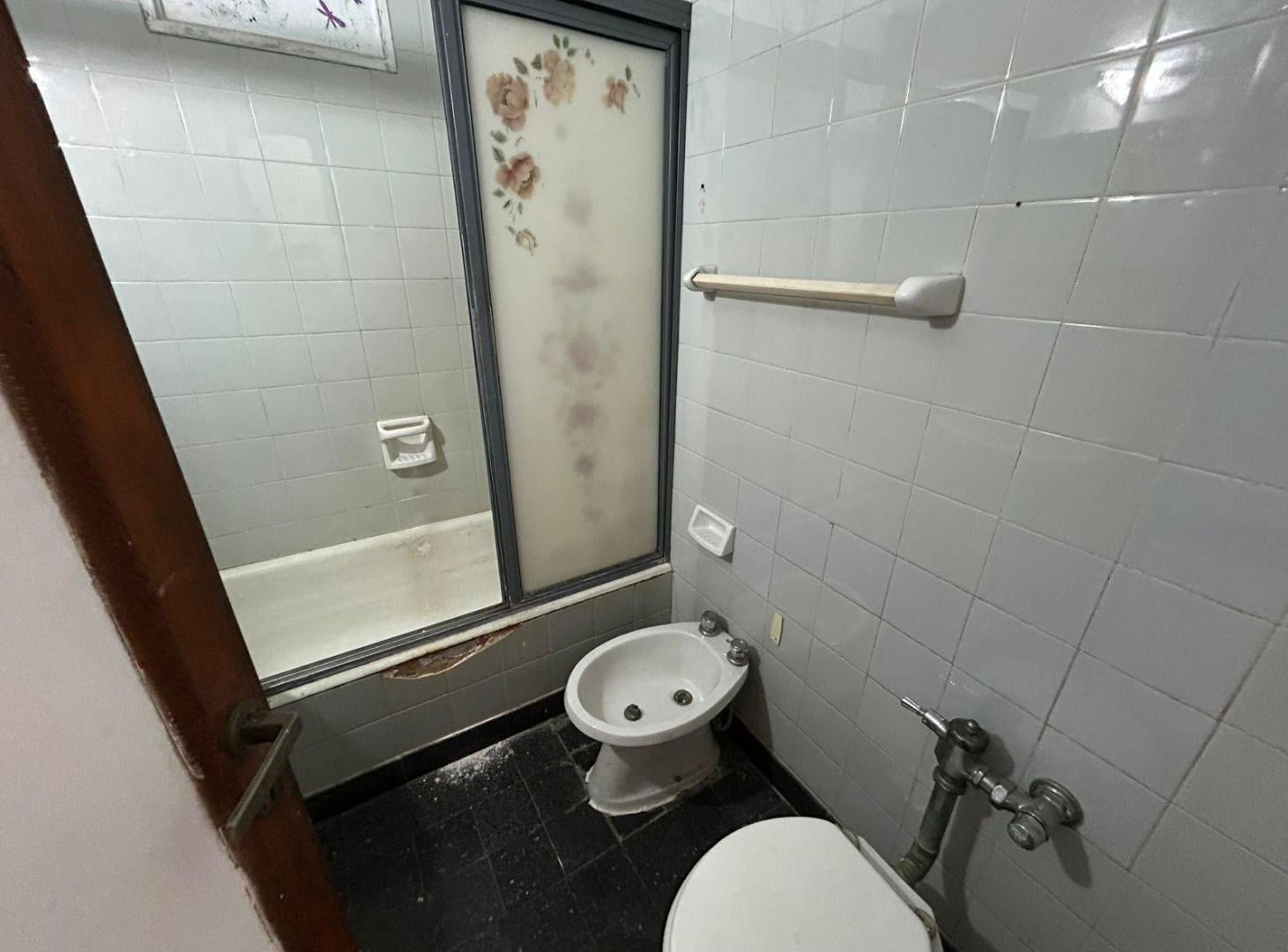 Departamento 4 ambientes con dependencia en Flores