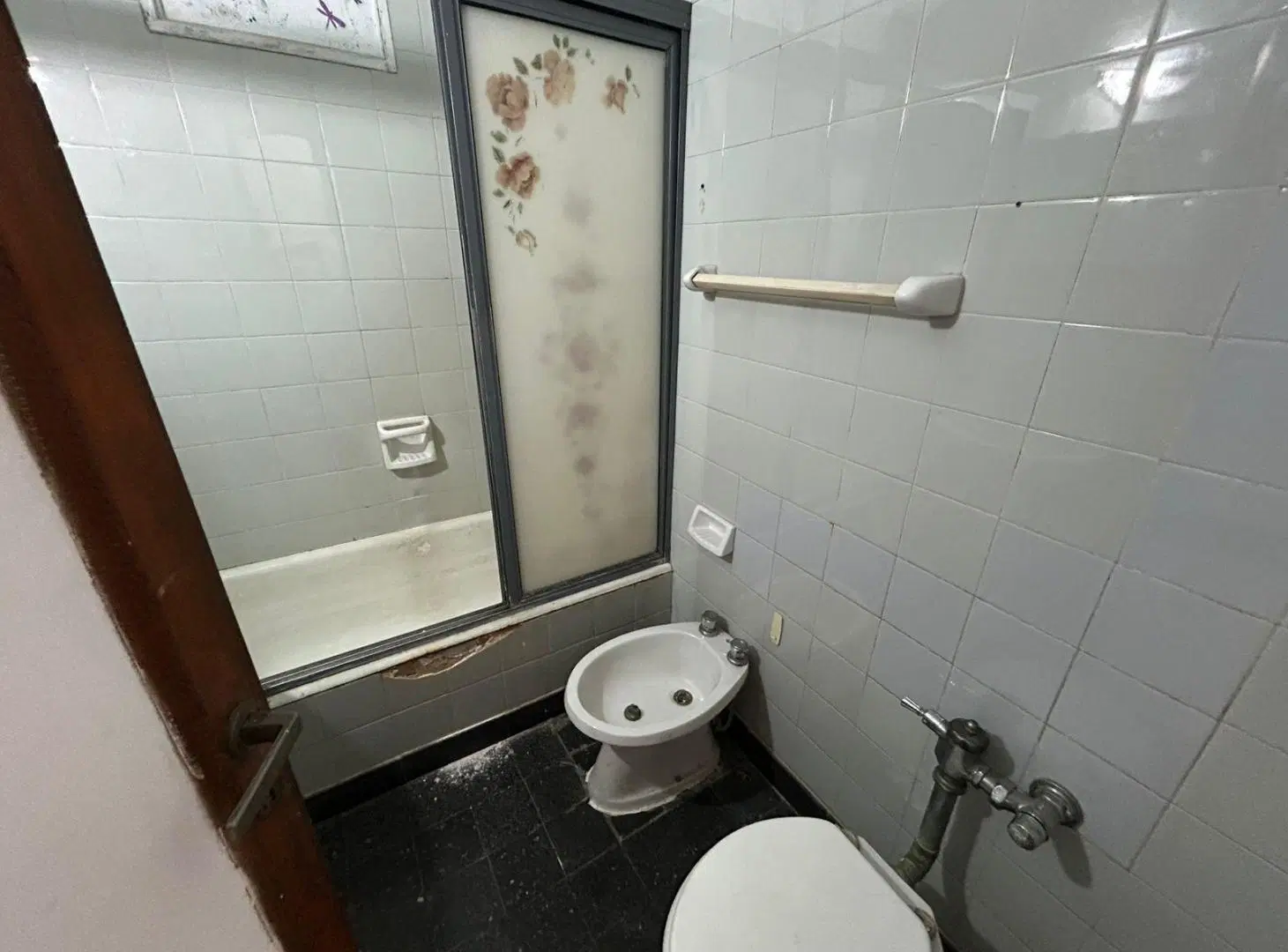 Departamento 4 ambientes con dependencia en Flores 1
