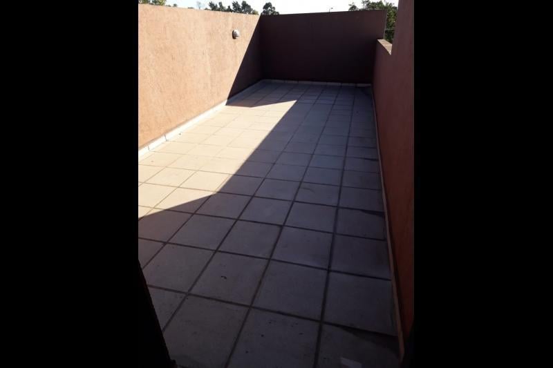 Departamento 2 ambientes con cochera en Liniers.