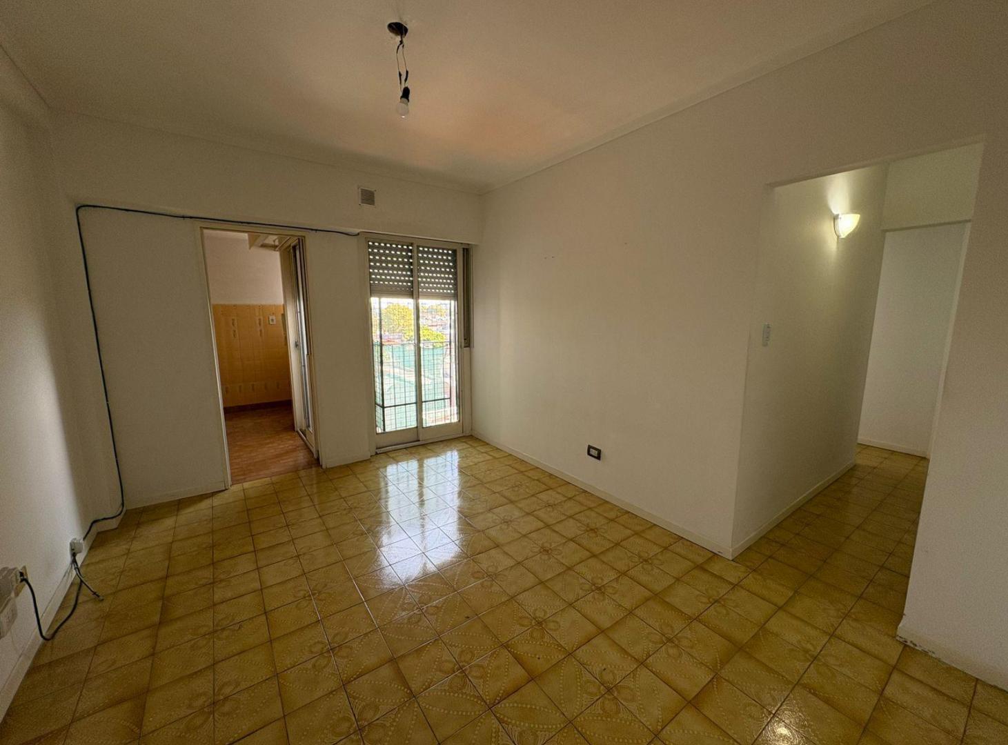 Departamento 3 ambientes en Liniers.