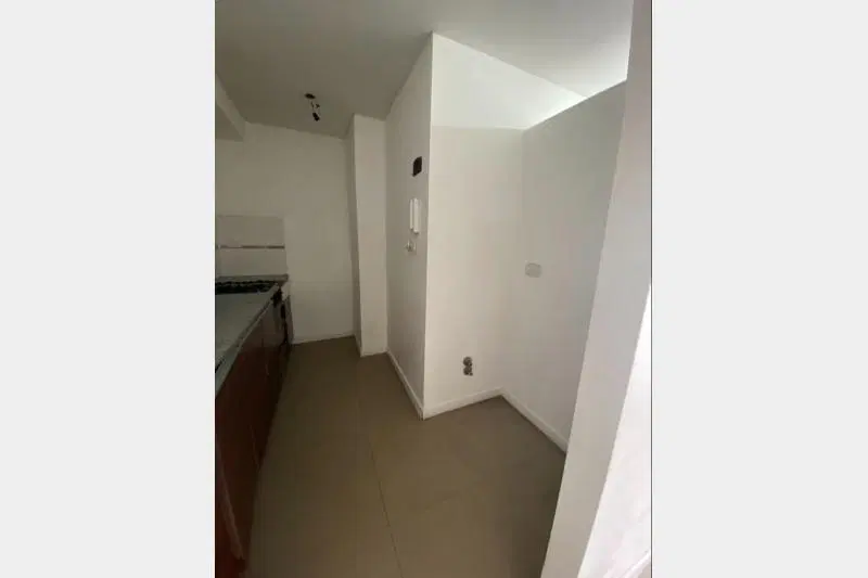 Departamento de 2 ambientes con balcon y cochera en Floresta. 5