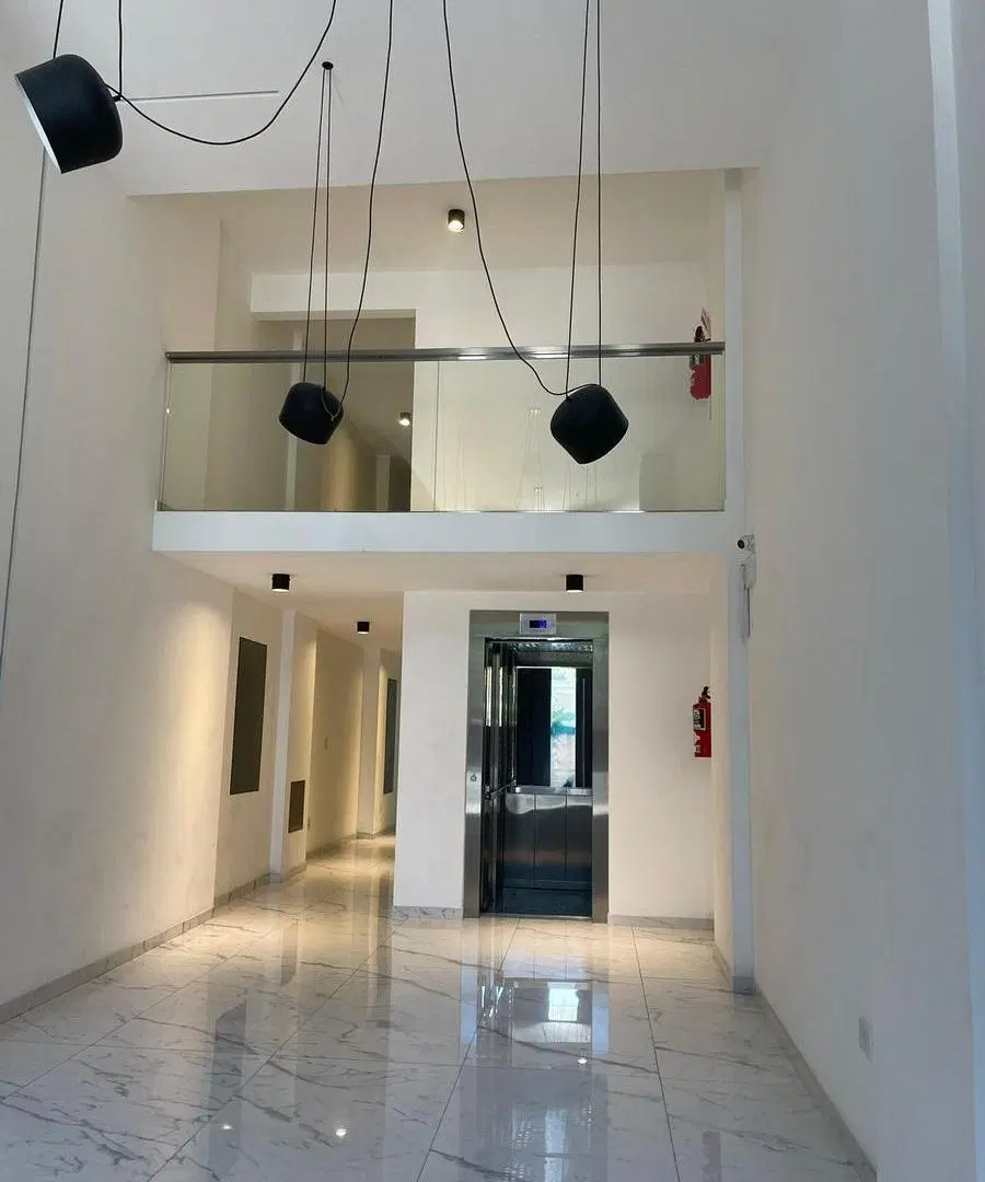 Departamento con cochera en Flores. 5