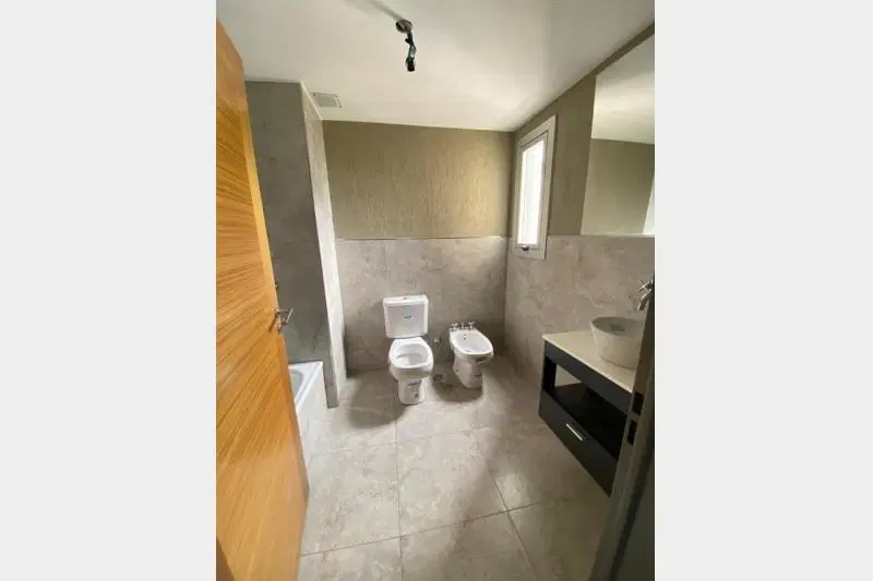 Departamento con cochera en Flores. 3