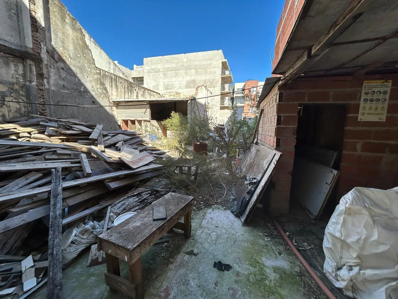 Lote en alquiler- venta  de 811.70m2 en Liniers 3