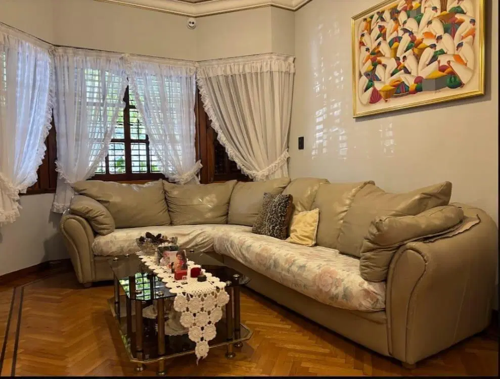 Excelente Casa estilo ingles en Flores. 5
