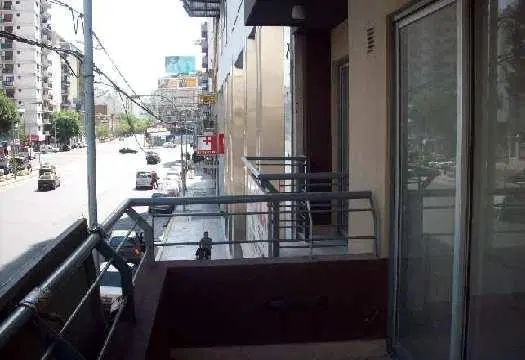 Departamento monoambiente en alquiler con balcón / ALMAGRO 2