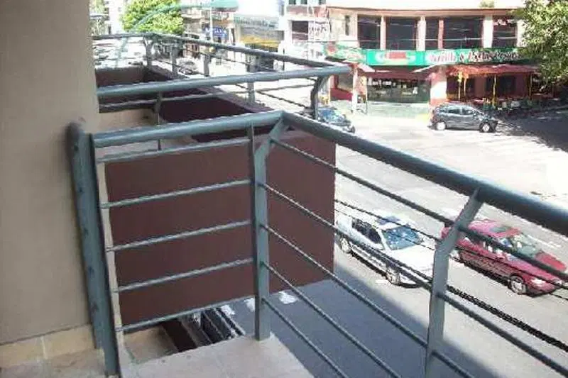 Departamento monoambiente en alquiler con balcón / ALMAGRO 3