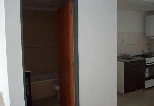 Departamento monoambiente en alquiler con balcón / ALMAGRO 4