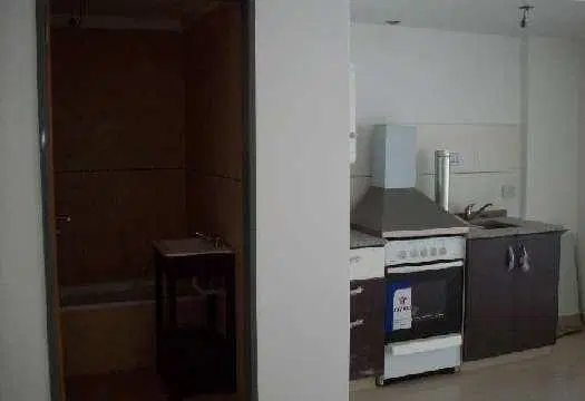 Departamento monoambiente en alquiler con balcón / ALMAGRO 5