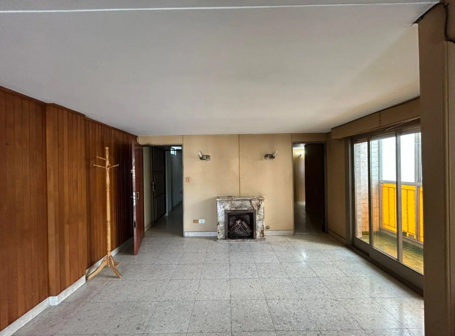 Departamento 4 ambientes con dependencia en Liniers. 4