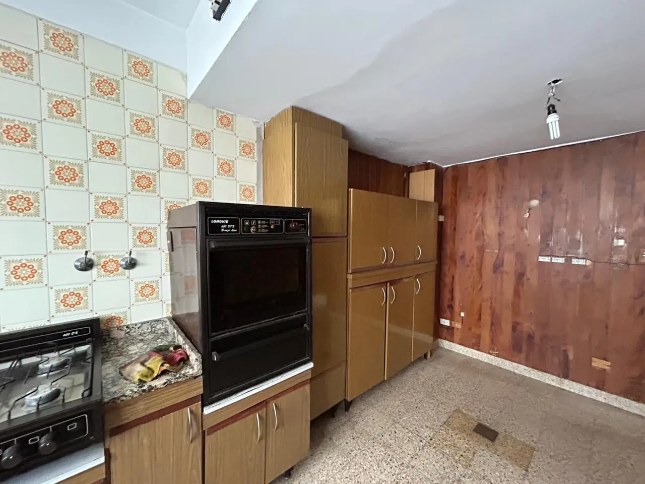 Departamento 4 ambientes con dependencia en Liniers. 5