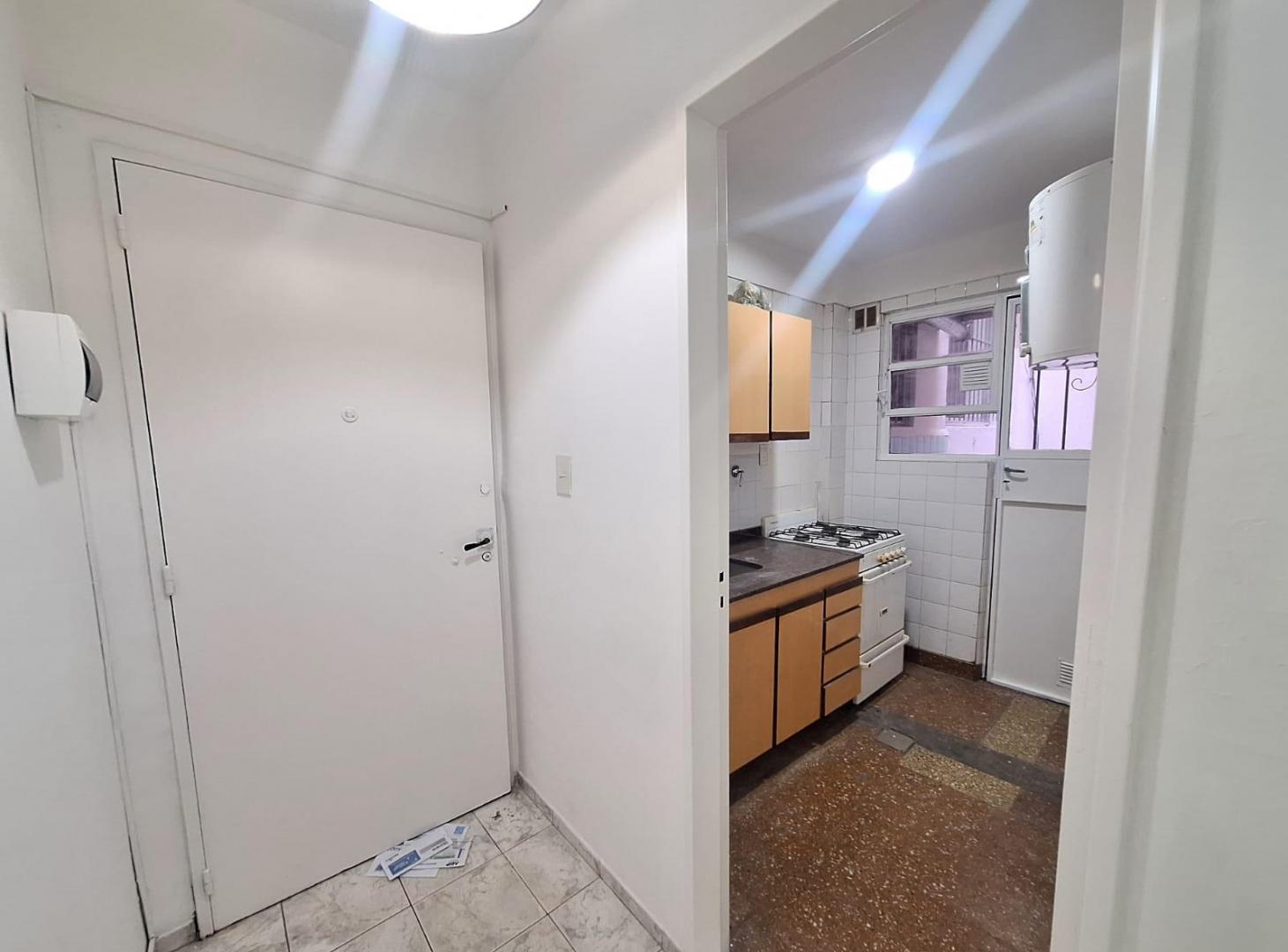 Foto de Departamento 2 ambientes en PB con patio en Almagro., imagen 1