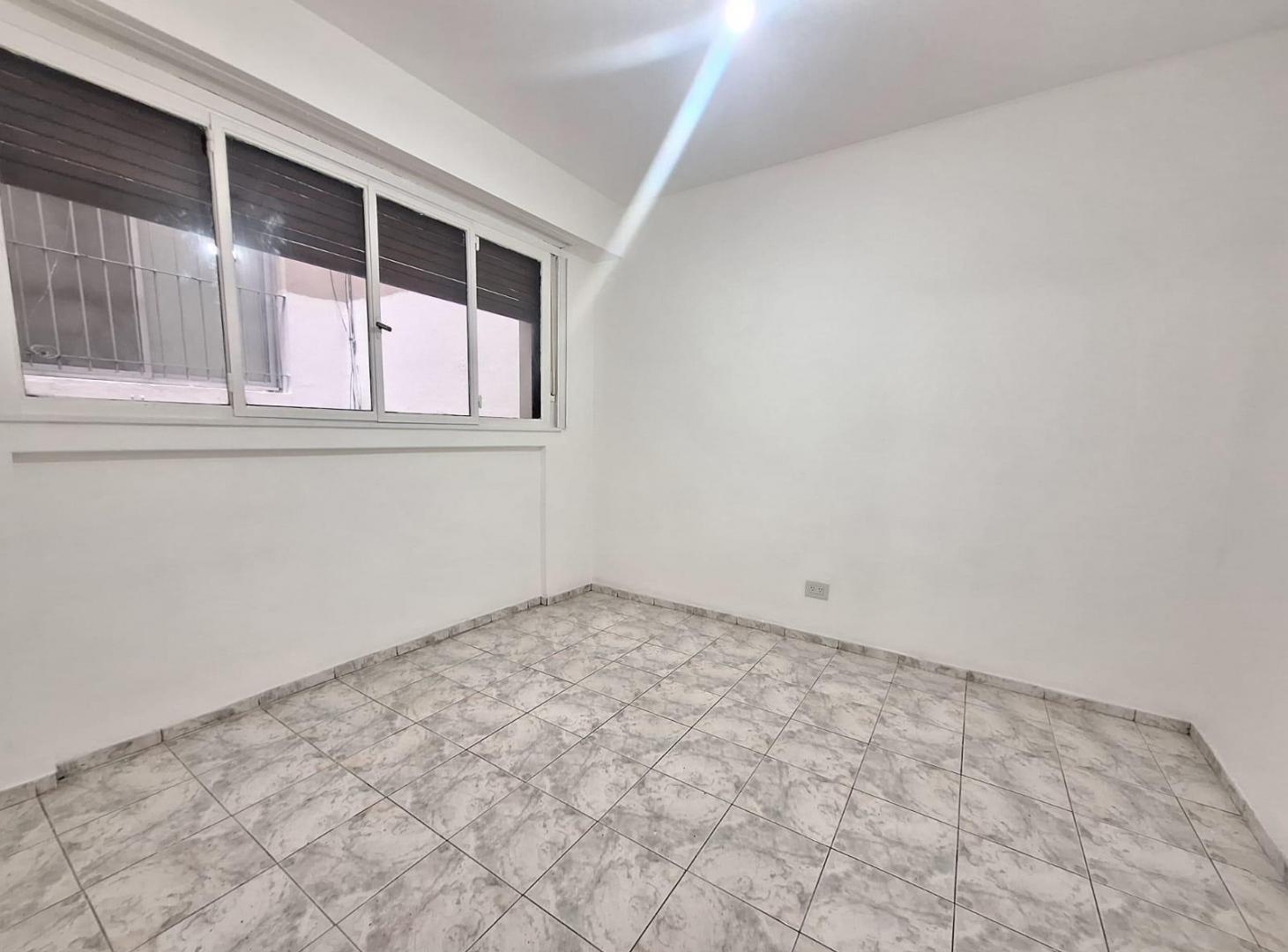 Foto de Departamento 2 ambientes en PB con patio en Almagro., imagen 3