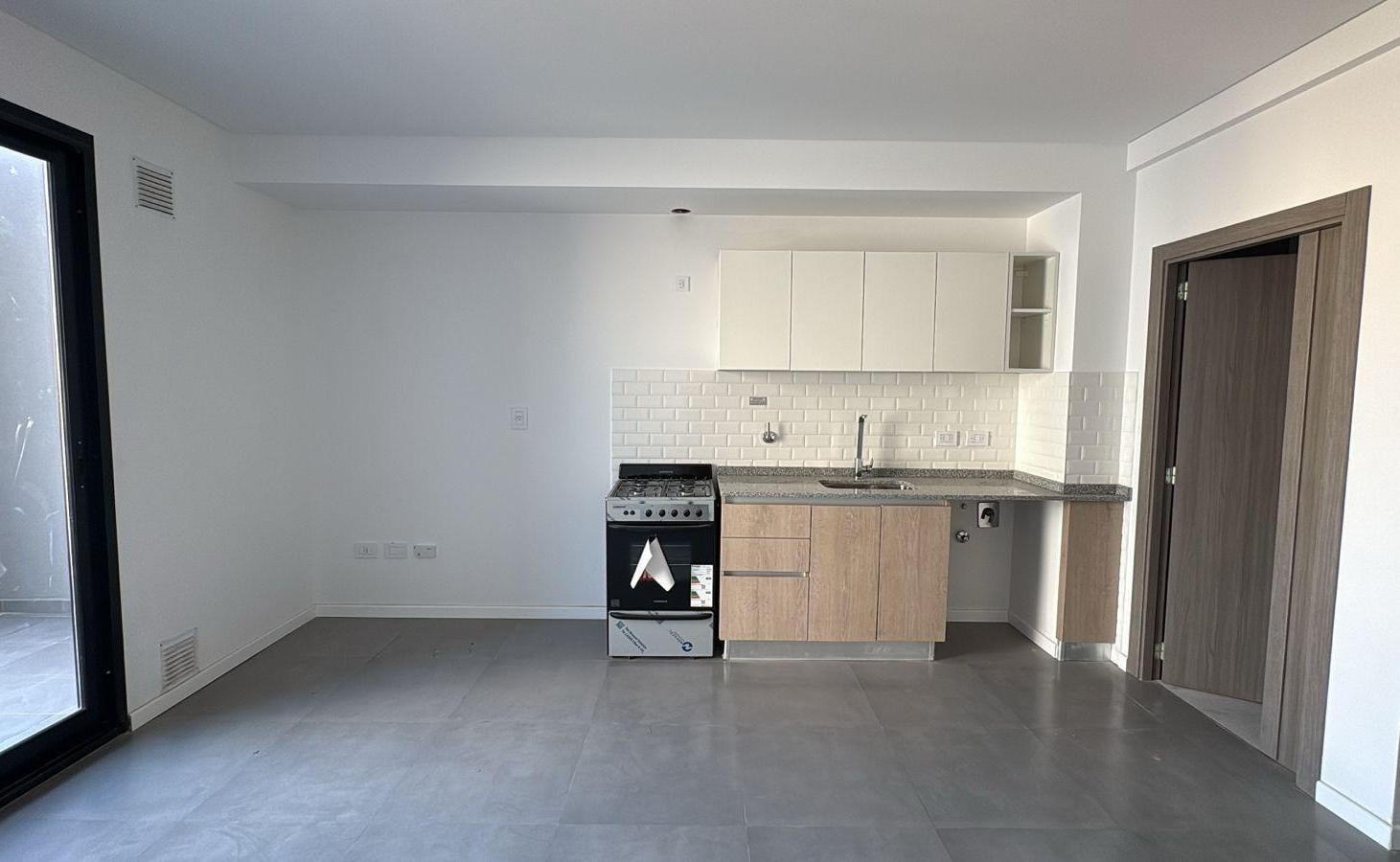 Foto de Departamento monoambiente con cochera en alquiler / Floresta. 6B, imagen 4