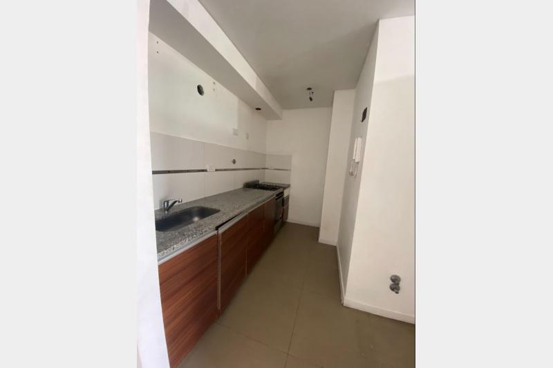 Foto de Departamento de 2 ambientes con balcon y cochera en Floresta., imagen 2