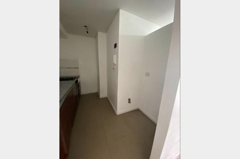 Foto de Departamento de 2 ambientes con balcon y cochera en Floresta., imagen 1
