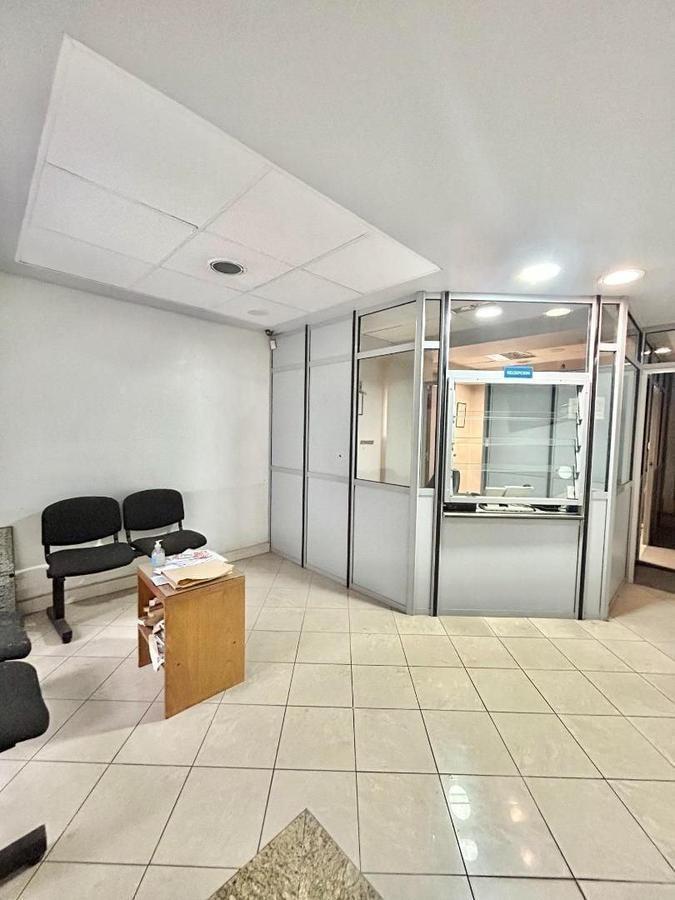 Foto de Edificacion de 3 pisos / Oficinas con galpón y cochera, imagen 3