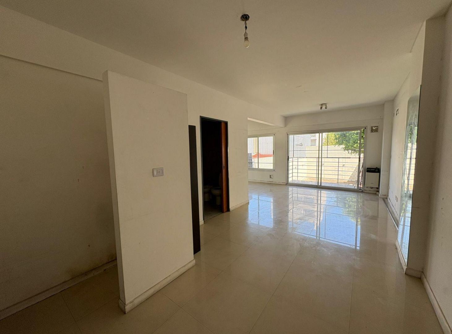 Foto de Venta! Monoambiente divisible con balcon en Liniers., imagen 4