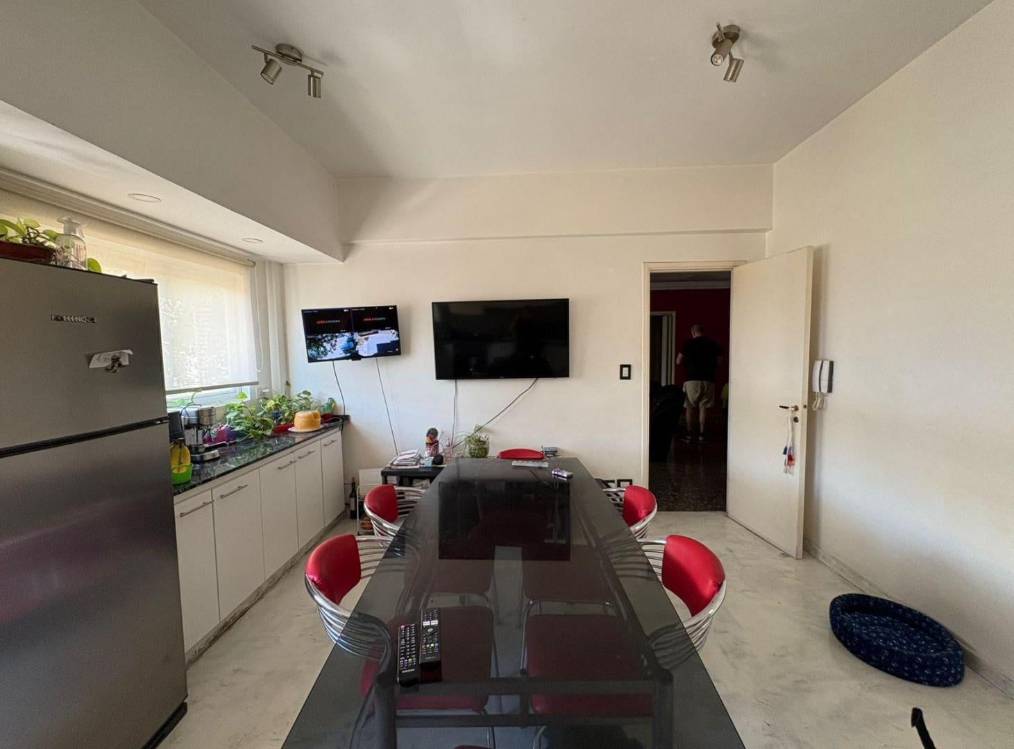 Foto de Casa con entrada independiente, amplios ambientes y terraza con quincho, imagen 4