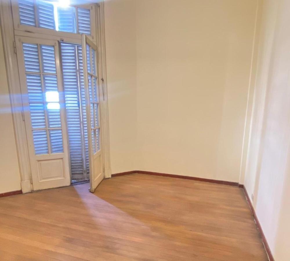 Foto de Venta dpto. 4 amb | Al frente | p/renovar | Monserrat, imagen 4