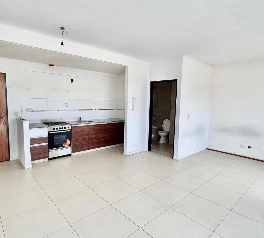 Foto de DEPTO EN VENTA DE 2 AMB BALCON TERRAZA AL FRENTE, imagen 1