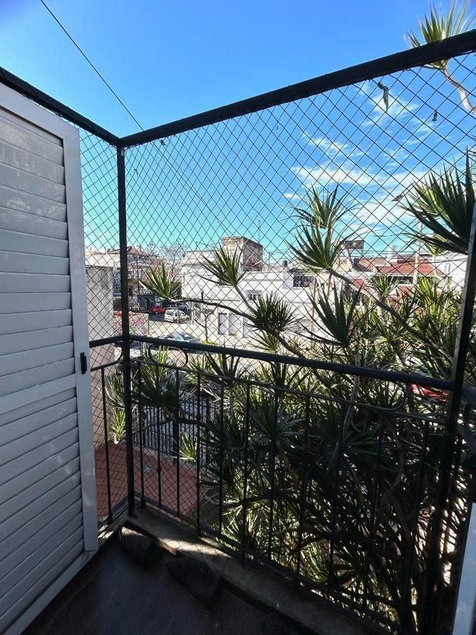 Foto de Casa en lote propio - Para 2 familias - Liniers, imagen 3