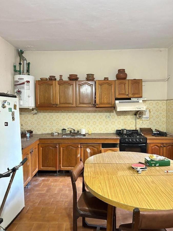 Foto de Casa en lote propio - Para 2 familias - Liniers, imagen 4