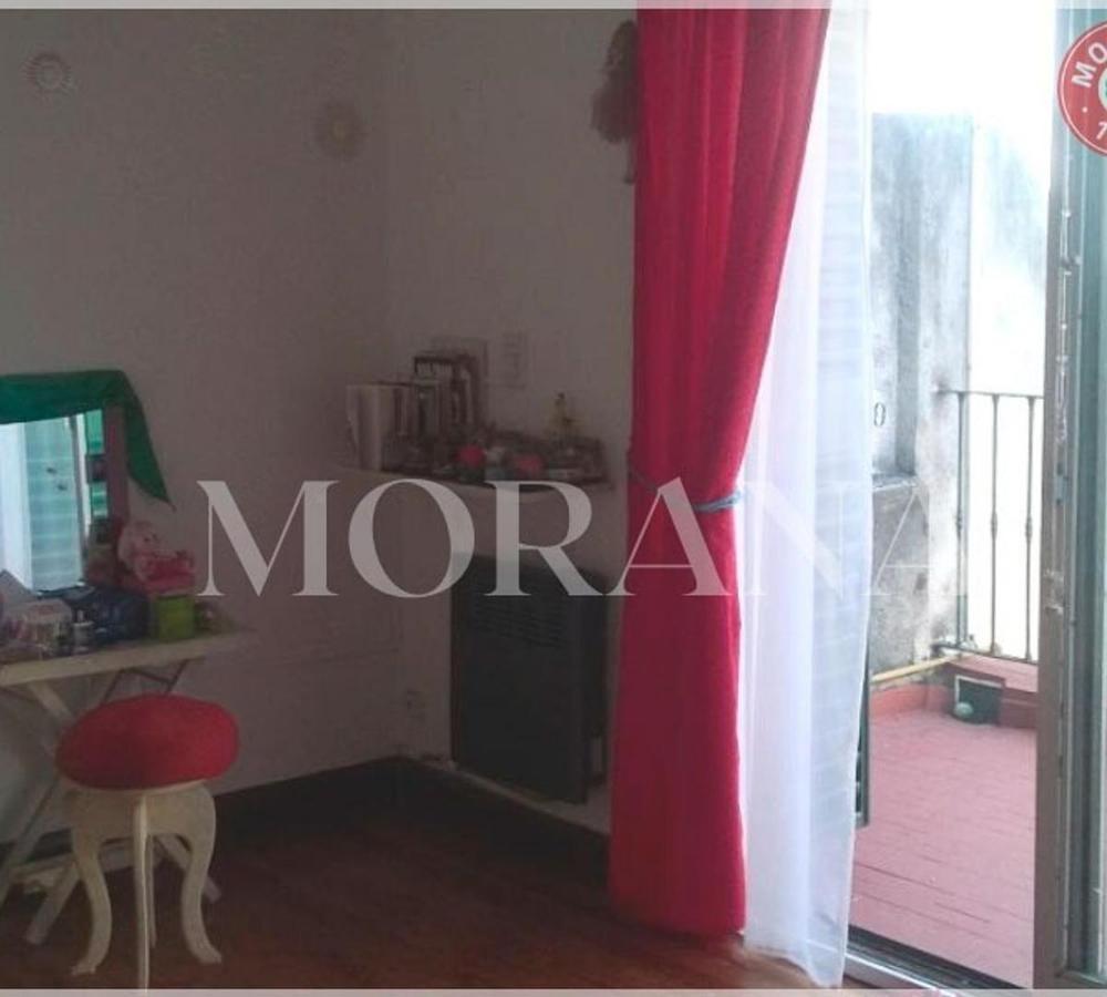 Foto de Venta | Casa 4 ambientes | De estilo ingles | Liniers., imagen 2